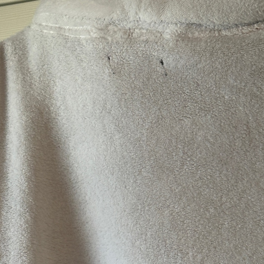 Women's White Plush Robe - Picture 7 of 8